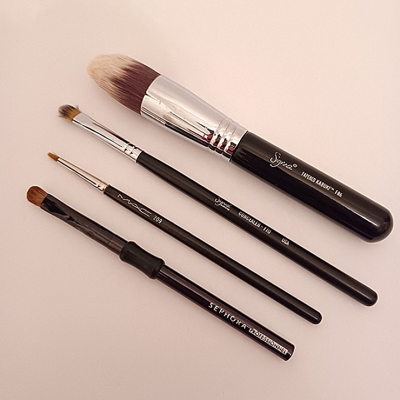 Lot of 4 Professional Makeup Brushes - Picture 4 of 4